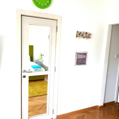 Dream With Parking Apartment